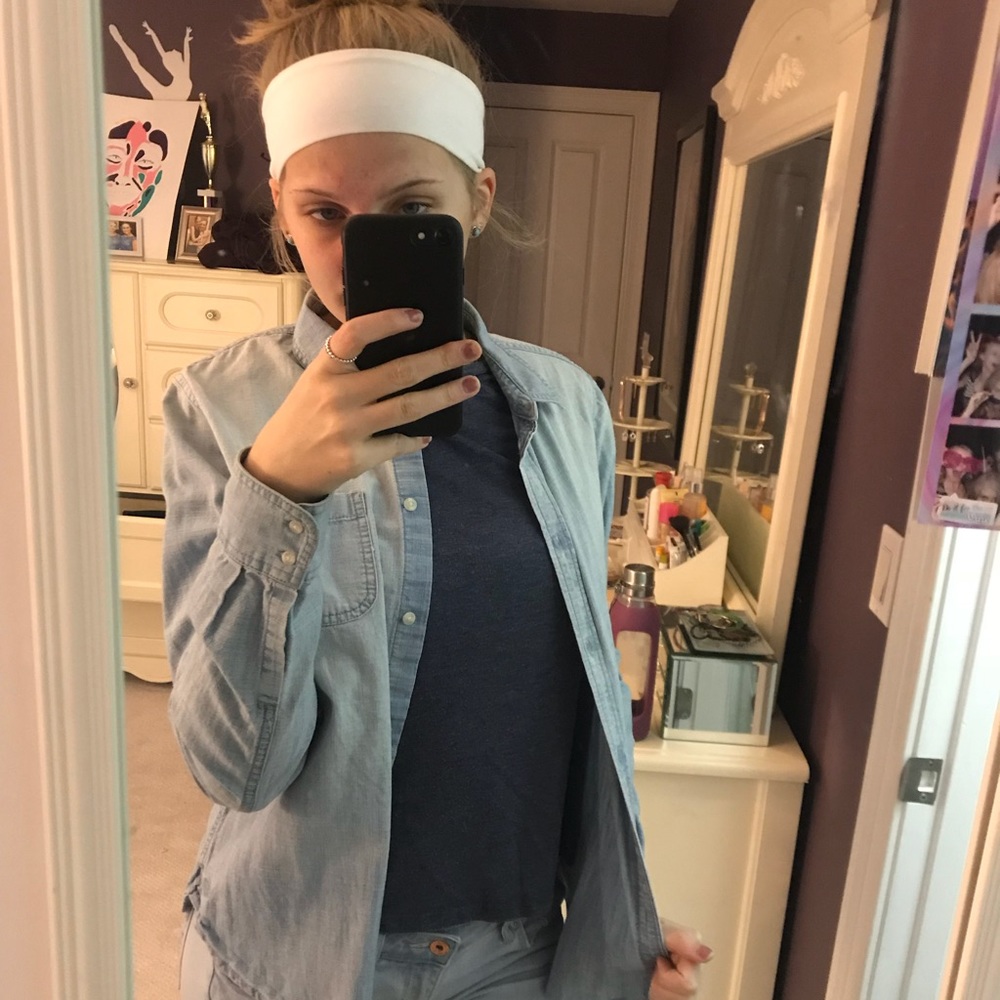 American Eagle light wash denim jacket